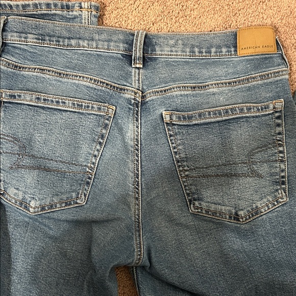 American Eagle Outfitters Classic Blue Jeans - Picture 5 of 7